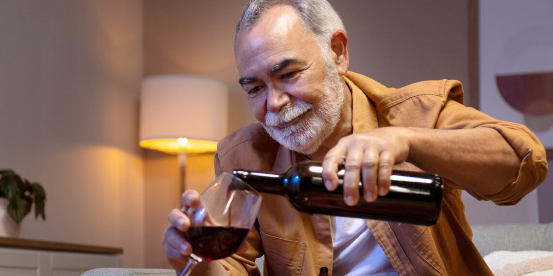 Beber alcohol provoca cáncer,y un consumo moderado no es saludable