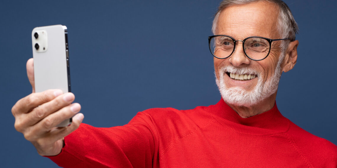 Este es el significado de la foto de perfil que usas en WhatsApp, según la psicología