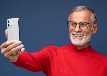 Este es el significado de la foto de perfil que usas en WhatsApp, según la psicología