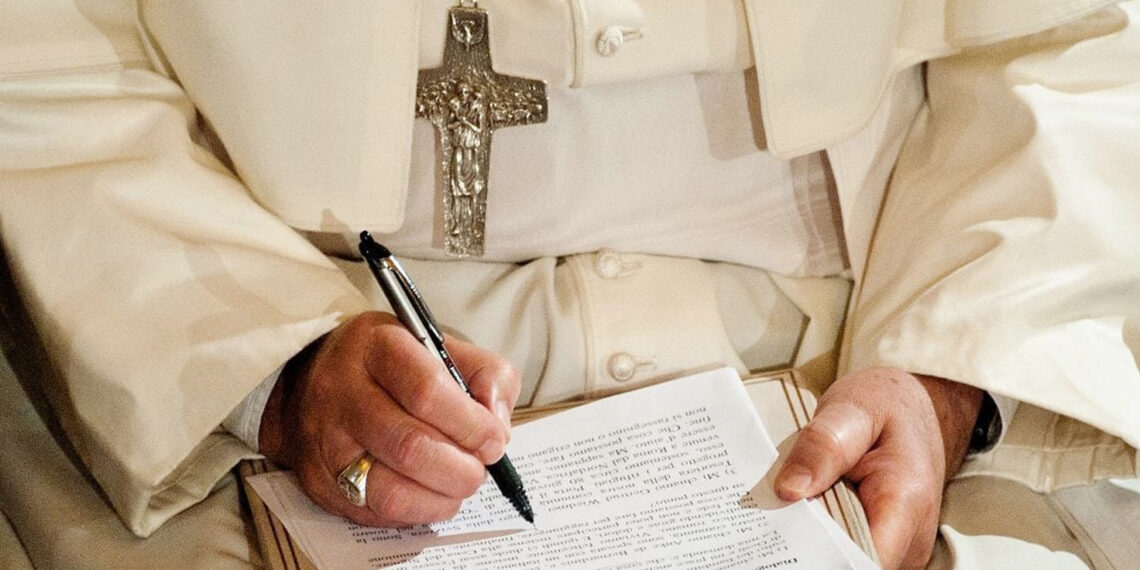El último escrito del Papa Francisco antes de morir: «No tengáis miedo de abrazar el envejecimiento»