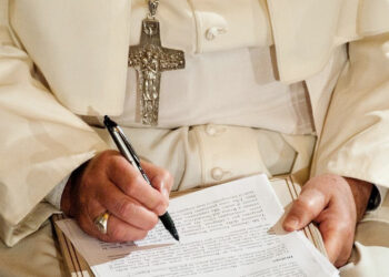 El último escrito del Papa Francisco antes de morir: «No tengáis miedo de abrazar el envejecimiento»