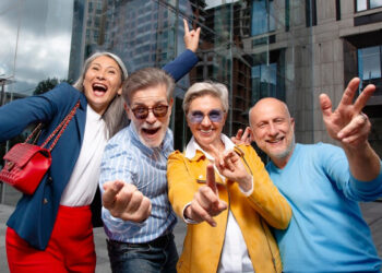 El color del cristal con que se mira la vida condiciona el modo en que envejecemos