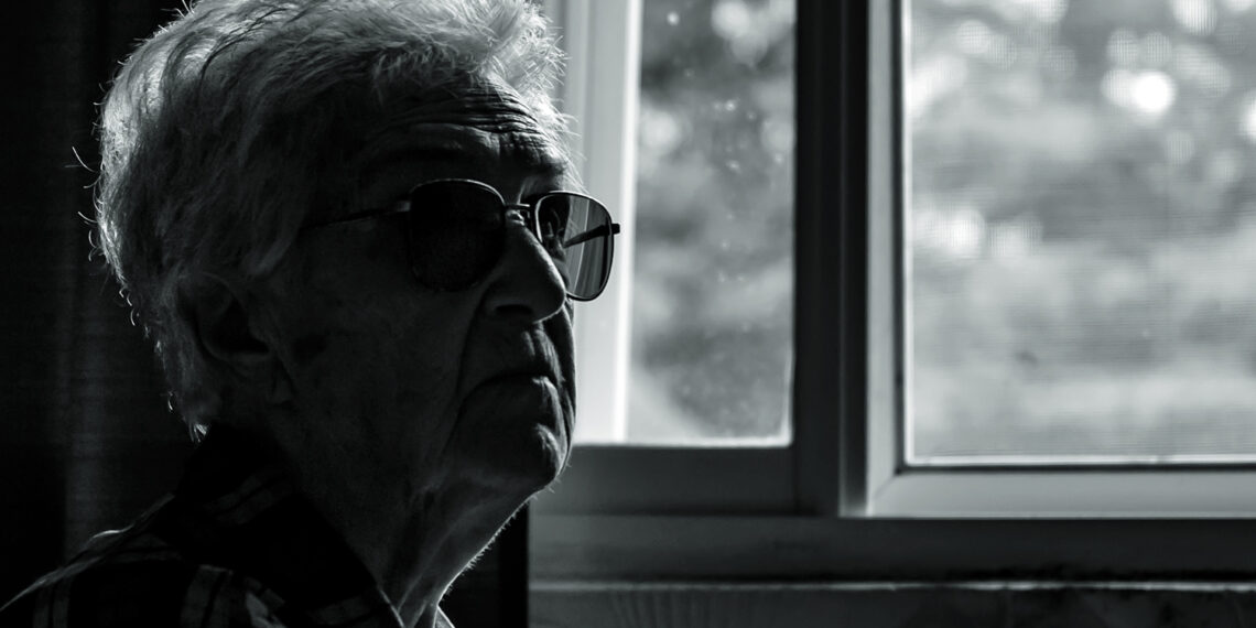 Al hacernos mayores, nos cuesta más hacer amigos: este estudio explica por qué