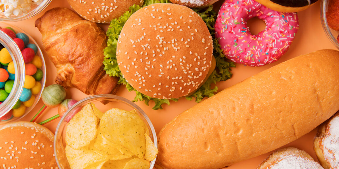 El consumo de alimentos ultraprocesados se asocia con cáncer, párkinson e hipertensión