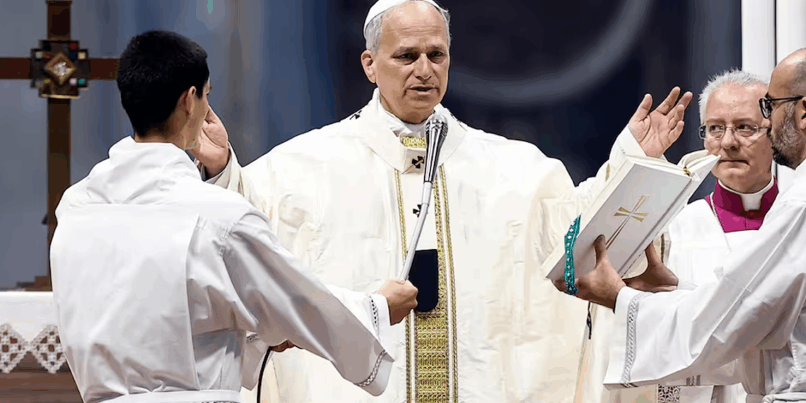 “Cristo es la respuesta al hambre del hombre”, León XIV conmueve en Corpus Christi