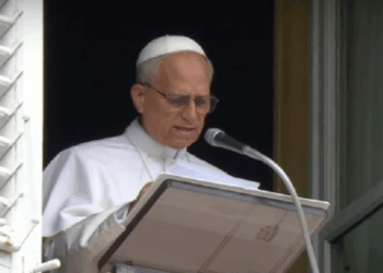 Ante el estruendo de las bombas, el Papa llama a callar las armas con diplomacia