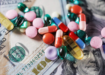 Trump exige a las farmacéuticas bajar los precios en Estados Unidos