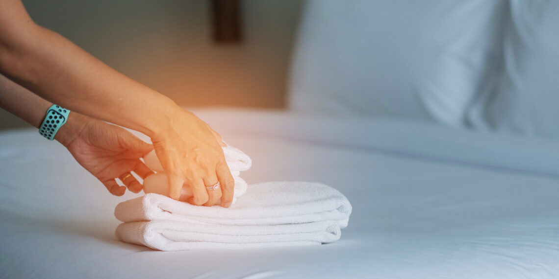 ¿Con qué frecuencia debemos lavar las sábanas? Una microbióloga responde