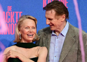 Liam Neeson y Pamela Anderson reescriben el guion del amor después de los 55