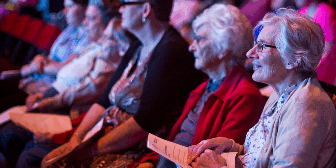 Cine inclusivo en Puerto Rico abre sus puertas a adultos mayores y cuidadores