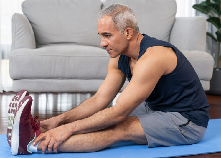 Un estudio revela que el ejercicio en casa es tan eficaz como la fisioterapia para aliviar el dolor de rodilla