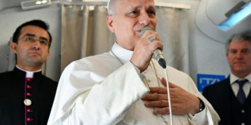 El Papa llama a silenciar las guerras y a construir puentes de paz desde África