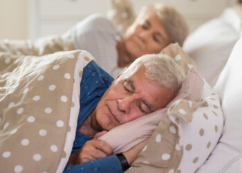 Luz matutina y otros trucos para que la edad no nos quite el sueño