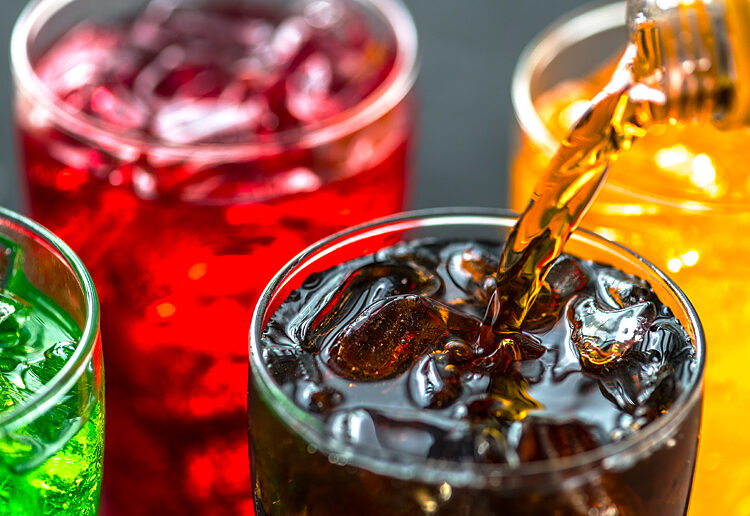 Nuevo estudio: el azúcar de los zumos y el de los refrescos no tienen el mismo efecto en el organismo
