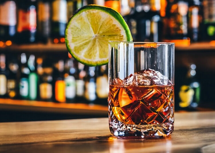 Incluso el consumo moderado de alcohol podría aumentar el riesgo de cáncer y muerte prematura