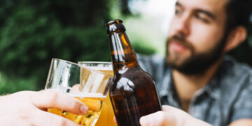 Alcohol, una droga normalizada que sigue cobrando millones de vidas cada año
