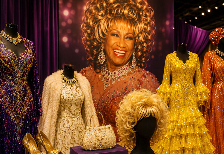 El legado de Celia Cruz cobra vida en Puerto Rico con una exhibición inédita de sus piezas más icónicas