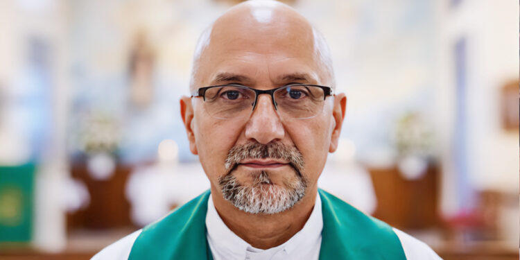 Quién era Patricio Sánchez Molinari, el sacerdote que murió aplastado por una cruz durante una misa